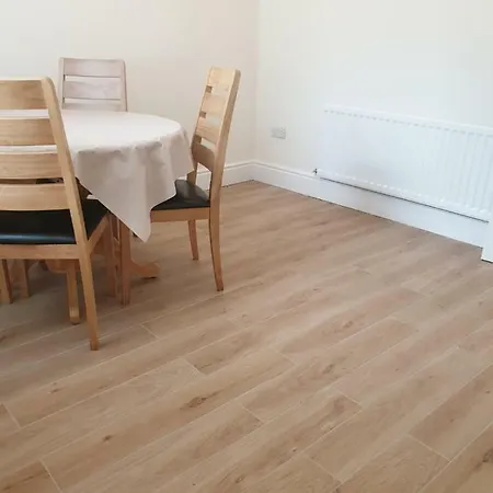Newly Refurbished 3 Bed House Close To City St Brigid St *