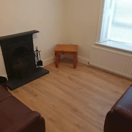 Holiday home Newly Refurbished 3 Bed House Close To City St Brigid St *